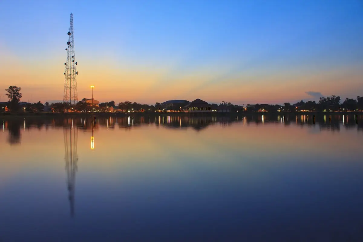 Should all next generation cellular devices have 5G?